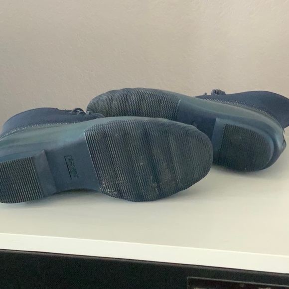 SPERRY Saltwater Pearlized Navy Duck Boots - gently worn. - Picture 5 of 6